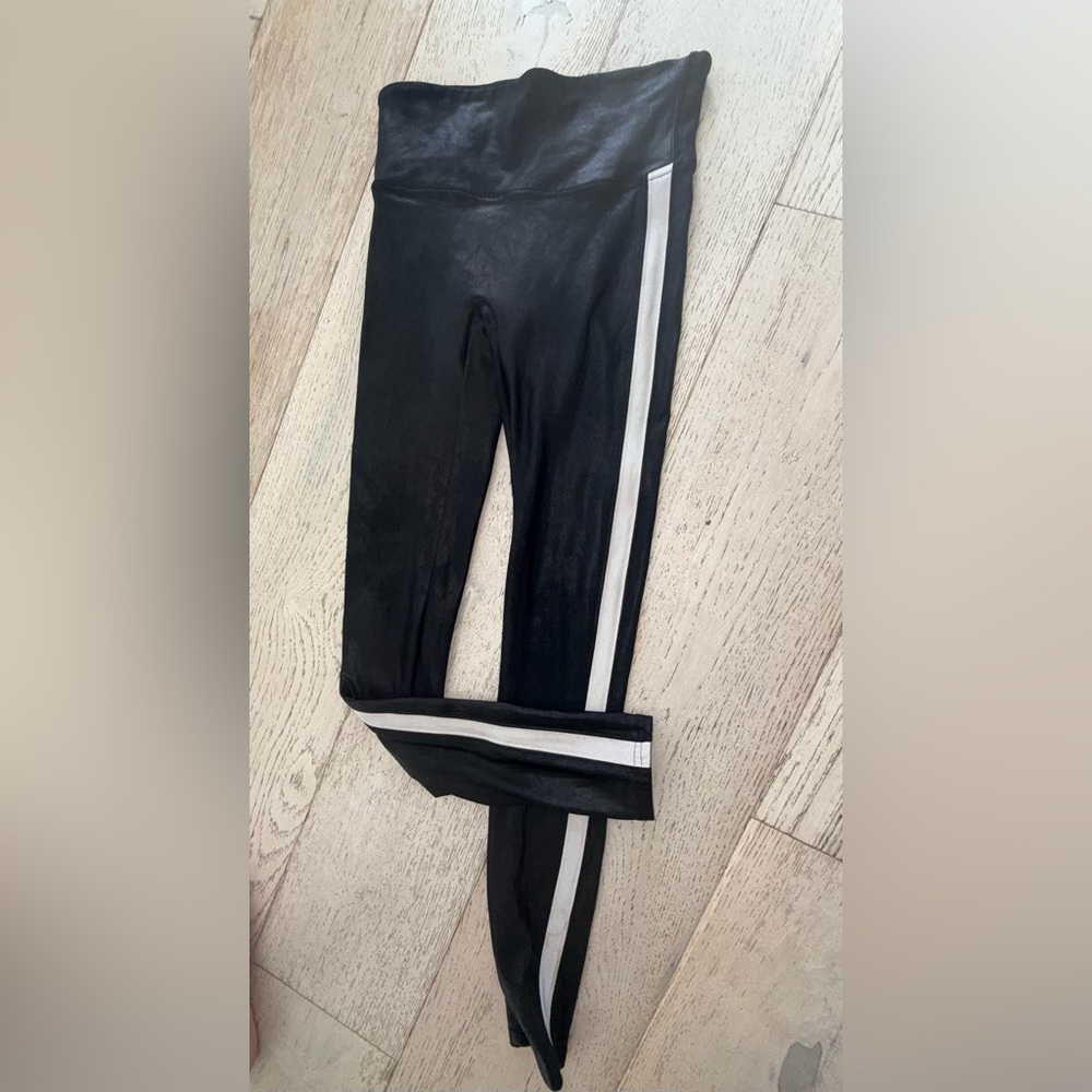 Spanx Side Stripe Faux Leather Leggings XS in very black - Picture 8 of 12